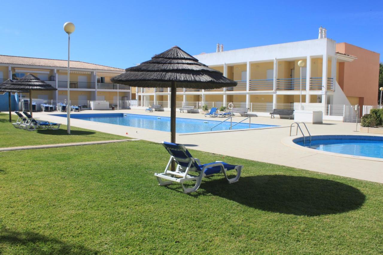 Pool&beach In Encosta De Sao Jose Apartment *